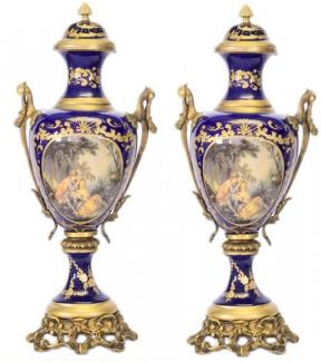 Casa Padrino Barock Porzellan Pokal Set Hellblau / Gold B26 H63 cm (2 Stück) - Grand Decor - Hotel Dekoration
