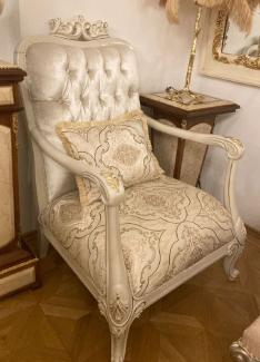 Casa Padrino Luxus Barock Sessel Silber / Mehrfarbig / Creme / Gold - Prunkvoller Wohnzimmer Sessel mit elegantem Muster - Luxus Wohnzimmer Möbel im Barockstil - Barock Möbel - Edel & Prunkvoll