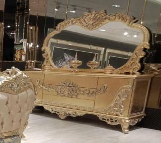 Casa Padrino Luxus Barock Möbel Set Gold - 1 Barock Sideboard mit 2 Türen und 3 Schubladen & 1 Barock Wandspiegel - Barock Möbel