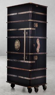 Casa Padrino Luxus Barschrank mit Rollen Antik Schwarz 73,5 x 54 x H. 173,5 cm - Kofferschrank im Retro Look - Retro Stil Weinschrank - Bar Möbel - Luxus Möbel