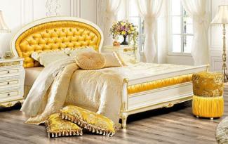 Casa Padrino Luxus Barock Doppelbett mit Glitzersteinen Gold / Weiß - Prunkvolles Massivholz Bett - Luxus Schlafzimmer Möbel im Barockstil - Barock Schlafzimmer Möbel - Edel & Prunkvoll