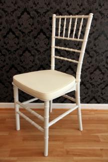 Casa Padrino Designer Acryl Stuhl inkl Sitzkissen Weiß/Creme - Ghost Chair white - Polycarbonat Möbel - Acryl Möbel - Geisterstuhl