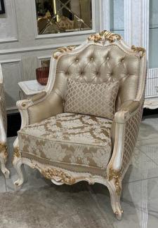 Casa Padrino Luxus Barock Wohnzimmer Sessel Gold / Weiß / Gold - Handgefertigter Barockstil Sessel mit elegantem Muster und dekorativem Kissen - Barock Wohnzimmer Möbel