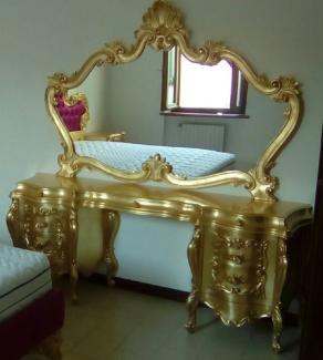 Casa Padrino Luxus Barock Schlafzimmer Set Gold - 1 Barock Schminkkommode & 1 Barock Spiegel - Luxus Schlafzimmer Möbel im Barockstil - Barock Möbel - Luxus Qualität - Made in Italy