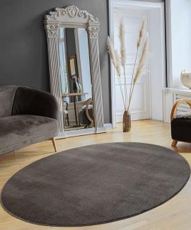 the carpet Relax Moderner Flauschiger Kurzflor Teppich, Anti-Rutsch Unterseite, Waschbar bis 30 Grad, Super Soft, Felloptik, Anthrazit, 140 x 200 cm Oval