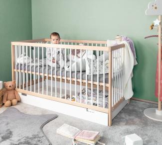 Babybett TONI 60x120 cm weiß/natur mit Rausfallschutz, Schublade und Matratze