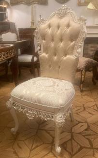 Casa Padrino Luxus Barock Esszimmer Stuhl Gold / Weiß / Creme - Prunkvoller Barockstil Küchen Stuhl - Luxus Esszimmer Möbel im Barockstil - Barock Möbel - Edel & Prunkvoll