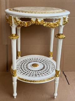 Casa Padrino Barock Beistelltisch Weiß / Gold / Creme - Runder Antik Stil Tisch mit Marmorplatte - Barockstil Wohnzimmer Möbel im Barockstil - Barock Möbel