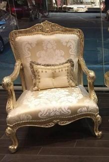 Casa Padrino Luxus Barock Sessel Gold / Antik Gold - Prunkvoller Wohnzimmer Sessel mit elegantem Muster - Barock Wohnzimmer Möbel