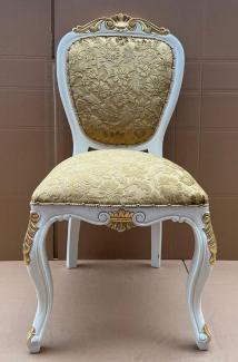 Casa Padrino Luxus Barock Esszimmer Stuhl mit elegantem Muster Gold / Weiß / Gold - Esszimmer Möbel im Barockstil - Luxus Möbel im Barockstil - Barock Möbel - Barock Interior