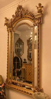Casa Padrino Barock Spiegel Gold - Handgefertigter Antik Stil Wandspiegel mit dekorativen Engelsfiguren - Wohnzimmer Spiegel - Garderoben Spiegel - Prunkvolle Barock Möbel