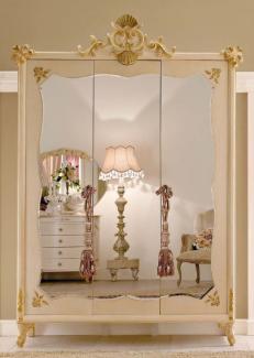 Casa Padrino Luxus Barock Schlafzimmerschrank Cremefarben / Gold - Handgefertigter Kleiderschrank mit 3 verspieglten Türen - Barock Schlafzimmer Möbel - Luxus Qualität - Made in Italy