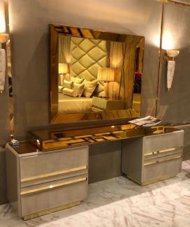 Casa Padrino Luxus Schlafzimmer Möbel Set Taupe / Gold - Edler Schminktisch mit Wandspiegel - Hotel Möbel - Luxus Qualität - Made in Italy