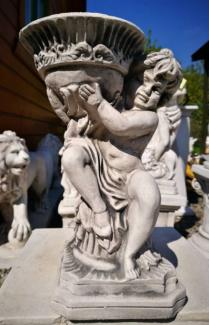 Casa Padrino Jugendstil Skulptur Junge mit Blumentopf Grau H. 33 cm - Elegante Garten Deko Stein Figur mit Pflanzentopf - Barock & Jugendstil Garten Deko Accessoires
