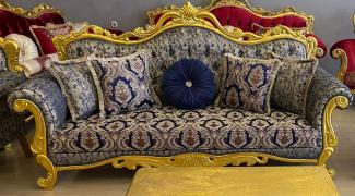 Casa Padrino Luxus Barock Sofa Dunkelblau / Beige / Gold - Prunkvolles Wohnzimmer Sofa mit elegantem Muster und Glitzersteinen - Wohnzimmer Möbel - Barock Möbel - Edel & Prunkvoll
