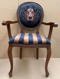 Casa Padrino Luxus Barock Esszimmer Stuhl Schwarz / Braun - Handgefertigter Antik Stil Stuhl mit Armlehnen und edlem Samtstoff - Esszimmer Möbel im Barockstil