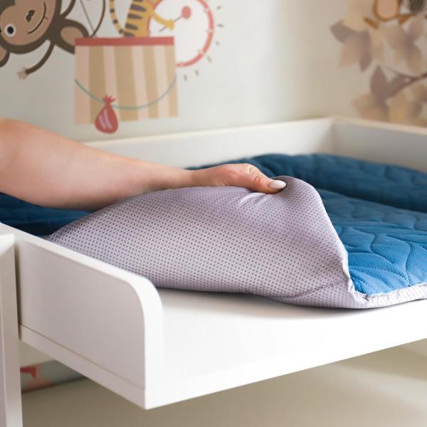 BONKY® Wickelauflage 70x50 cm - aus gestepptem Velvet - Wickelunterlage mit rutschfeste Unterseite - Baby Wickeltischauflage - Mega weich und angenehm - Made in EU - blau Bild 7