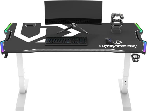 ULTRADESK Force | Ergonomischer Gaming-Schreibtisch mit großer Arbeitsfläche & XXL-Pad, 2 Kabeldurchlässe | Ablage für Powerstrips, LED-RGB-Prismenbeleuchtung | Stahlrahmen, Weißes Pad, 166x70 cm
